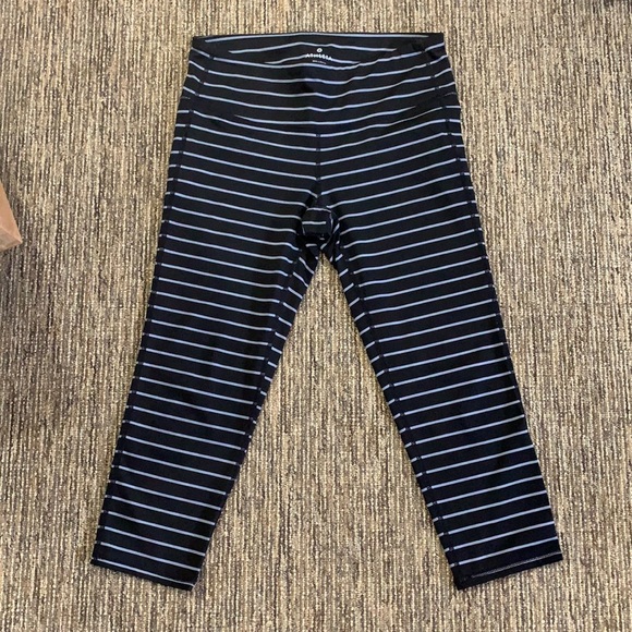 ATHLETA cropped Striped pants Small - Picture 3 of 9